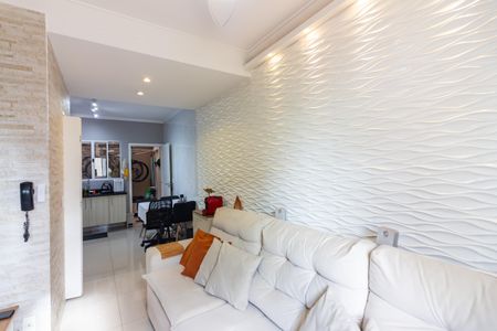Sala  de casa de condomínio à venda com 2 quartos, 58m² em Santa Maria, Osasco