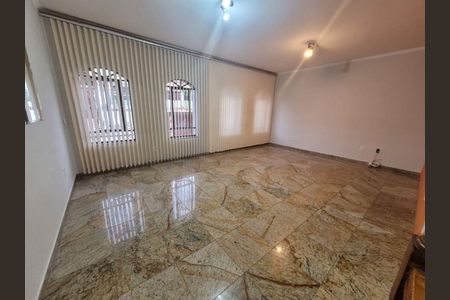 Casa à venda com 4 quartos, 230m² em Vila Mafra, São Paulo