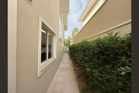 Casa à venda com 273m², 4 quartos e 4 vagas