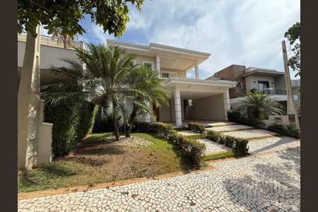 Casa à venda com 273m², 4 quartos e 4 vagas