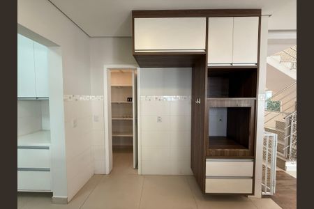 Casa à venda com 273m², 4 quartos e 4 vagas