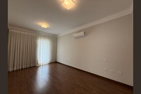Casa à venda com 273m², 4 quartos e 4 vagas