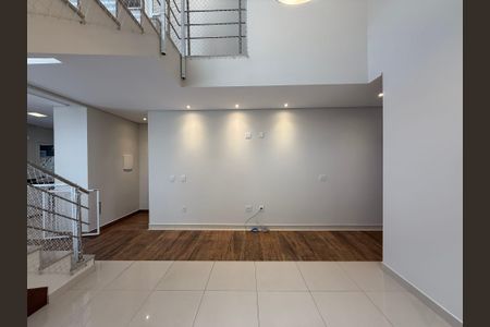 Casa à venda com 273m², 4 quartos e 4 vagas