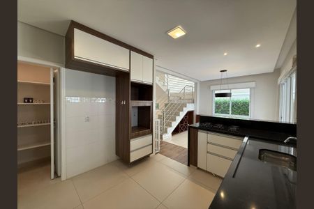 Casa à venda com 273m², 4 quartos e 4 vagas