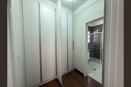Casa à venda com 273m², 4 quartos e 4 vagas