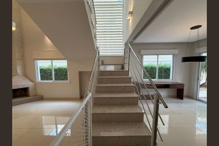 Casa à venda com 273m², 4 quartos e 4 vagas