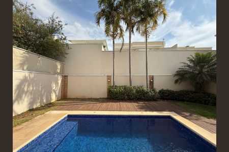 Casa à venda com 273m², 4 quartos e 4 vagas