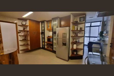 Apartamento à venda com 212m², 3 quartos e 3 vagas