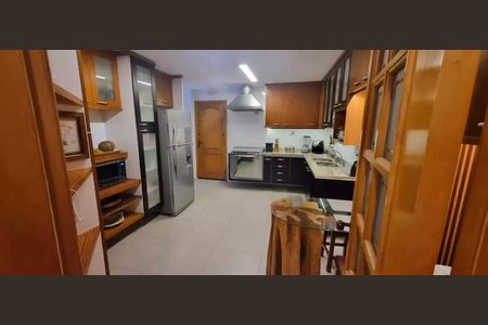 Apartamento à venda com 212m², 3 quartos e 3 vagas