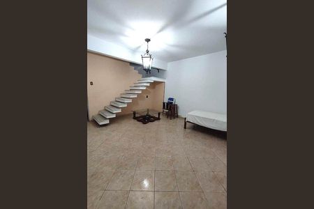 Casa à venda com 190m², 4 quartos e 2 vagas