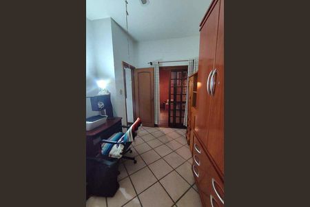 Casa à venda com 190m², 4 quartos e 2 vagas