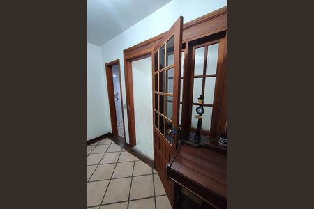 Casa à venda com 190m², 4 quartos e 2 vagas