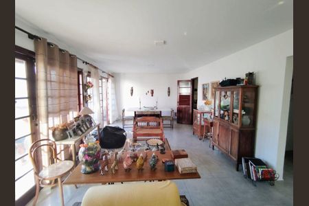 Casa à venda com 4 quartos, 263m² em Itaipu, Niterói
