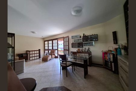 Casa à venda com 3 quartos, 340m² em Itacoatiara, Niterói