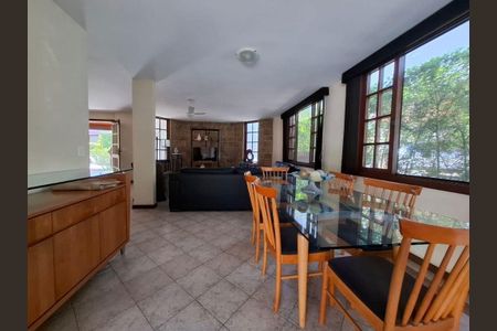 Casa à venda com 3 quartos, 340m² em Itacoatiara, Niterói