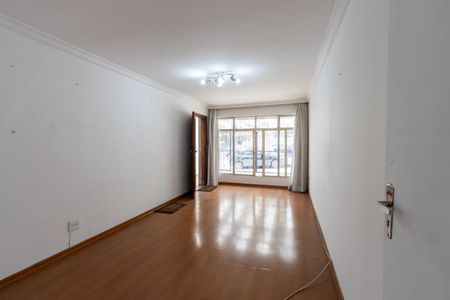 Casa à venda com 200m², 4 quartos e 2 vagas Casa à venda com 200m², 4 quartos e 2 vagasSala
