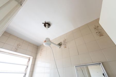 Casa à venda com 200m², 4 quartos e 2 vagas Casa à venda com 200m², 4 quartos e 2 vagasBanheiro de Serviço