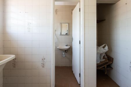 Casa à venda com 200m², 4 quartos e 2 vagas Casa à venda com 200m², 4 quartos e 2 vagasÁrea de Serviço