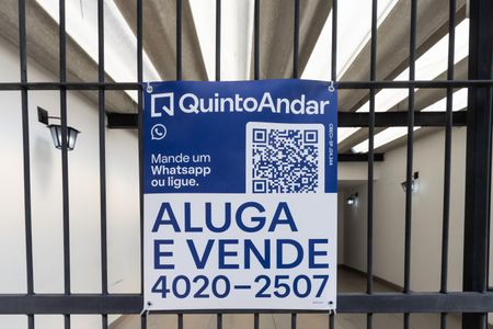 Casa à venda com 200m², 4 quartos e 2 vagas Casa à venda com 200m², 4 quartos e 2 vagasPlaca