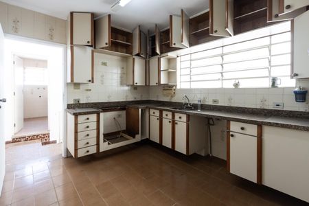 Casa à venda com 200m², 4 quartos e 2 vagas Casa à venda com 200m², 4 quartos e 2 vagasCozinha