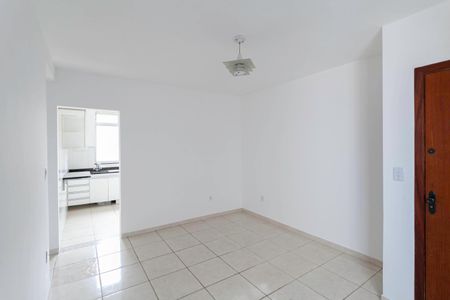 Sala de apartamento para alugar com 2 quartos, 74m² em Arvoredo, Contagem