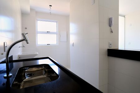 Apartamento à venda com 96m², 3 quartos e 2 vagas Apartamento à venda com 96m², 3 quartos e 2 vagasCozinha e Área de Serviço