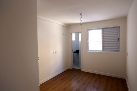 Apartamento à venda com 96m², 3 quartos e 2 vagas Apartamento à venda com 96m², 3 quartos e 2 vagasSuíte