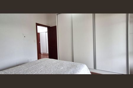 Casa para alugar com 840m², 5 quartos e 7 vagas Casa para alugar com 840m², 5 quartos e 7 vagasSuíte