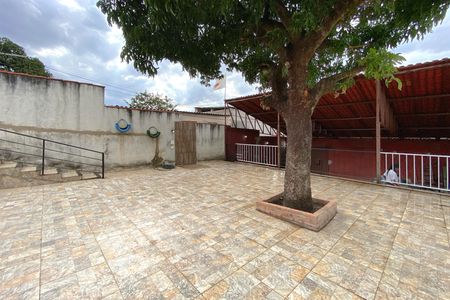 Casa à venda com 420m², 4 quartos e 6 vagasQuintal