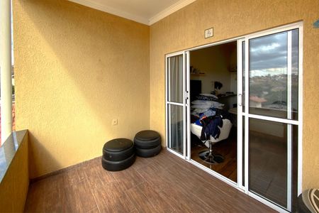 Casa à venda com 420m², 4 quartos e 6 vagasVaranda do Quarto 3