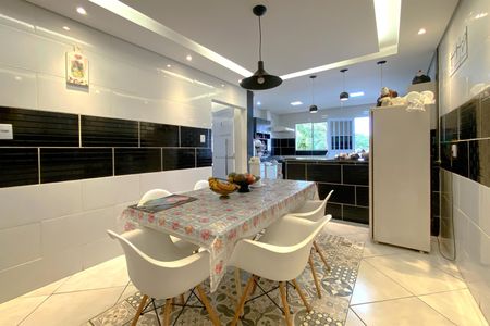 Casa à venda com 420m², 4 quartos e 6 vagasSala de jantar