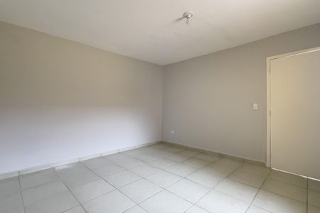 Quarto de casa para alugar com 1 quarto, 70m² em Jardim Flor da Montanha, Guarulhos