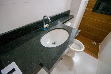 Apartamento à venda com 45m², 2 quartos e 2 vagas Apartamento à venda com 45m², 2 quartos e 2 vagasBanheiro social