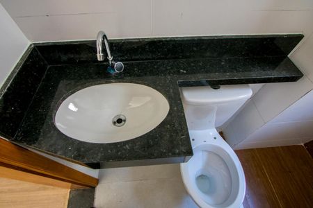 Apartamento à venda com 45m², 2 quartos e 2 vagas Apartamento à venda com 45m², 2 quartos e 2 vagasBanheiro da Suíte