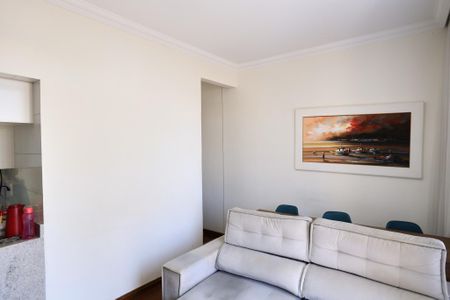 Sala de apartamento à venda com 2 quartos, 70m² em Sagrada Família, Belo Horizonte