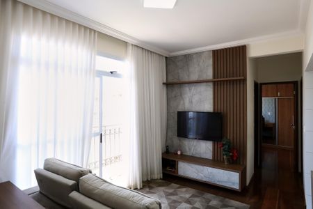 Sala de apartamento à venda com 2 quartos, 70m² em Sagrada Família, Belo Horizonte