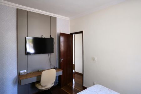 Quarto 1 de apartamento à venda com 2 quartos, 70m² em Sagrada Família, Belo Horizonte