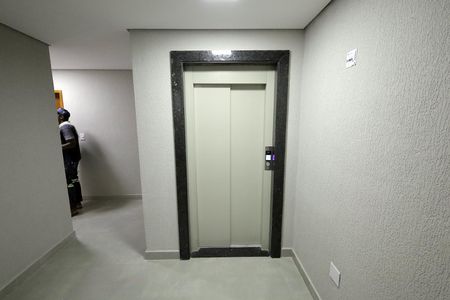 Apartamento à venda com 94m², 2 quartos e 1 vaga Apartamento à venda com 94m², 2 quartos e 1 vagaElevador