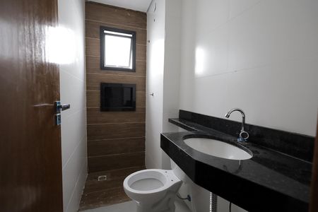 Apartamento à venda com 94m², 2 quartos e 1 vaga Apartamento à venda com 94m², 2 quartos e 1 vagaBanheiro