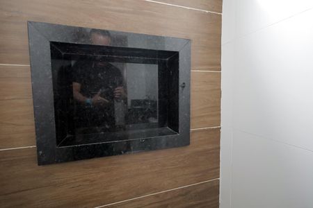 Apartamento à venda com 94m², 2 quartos e 1 vaga Apartamento à venda com 94m², 2 quartos e 1 vagaBanheiro