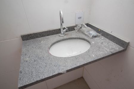 Apartamento à venda com 41m², 2 quartos e 1 vaga Apartamento à venda com 41m², 2 quartos e 1 vagaBanheiro Social