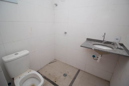 Apartamento à venda com 41m², 2 quartos e 1 vaga Apartamento à venda com 41m², 2 quartos e 1 vagaBanheiro Social