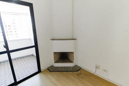 Apartamento para alugar com 55m², 2 quartos e 1 vaga Apartamento para alugar com 55m², 2 quartos e 1 vagaDetalhe Sala - lareira