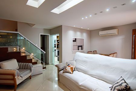 sala de casa de condomínio para alugar com 4 quartos, 137m² em Taquara, Rio de Janeiro