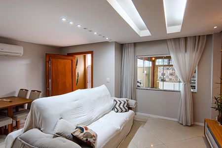 sala de casa de condomínio para alugar com 4 quartos, 137m² em Taquara, Rio de Janeiro