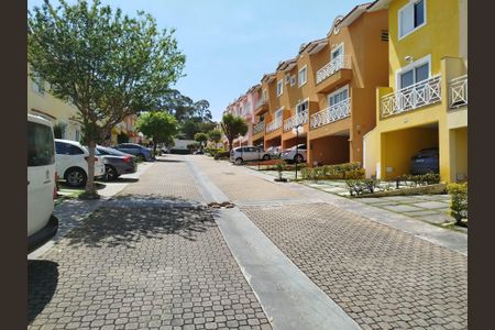 Casa à venda com 100m², 2 quartos e 3 vagas Casa à venda com 100m², 2 quartos e 3 vagasÁrea comum