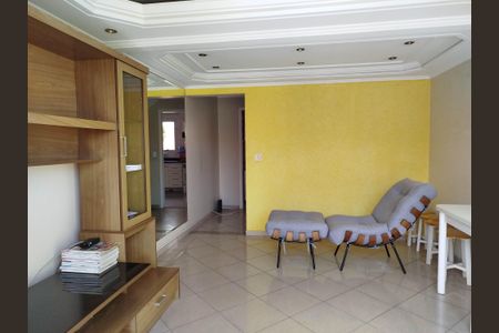 Casa à venda com 100m², 2 quartos e 3 vagas Casa à venda com 100m², 2 quartos e 3 vagasSala