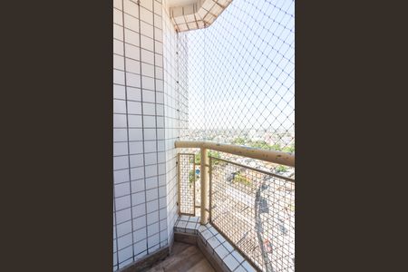Sacada de apartamento à venda com 2 quartos, 69m² em Km 18, Osasco
