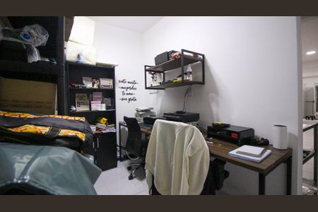 Casa à venda com 250m², 3 quartos e 2 vagas Casa à venda com 250m², 3 quartos e 2 vagasEscritório