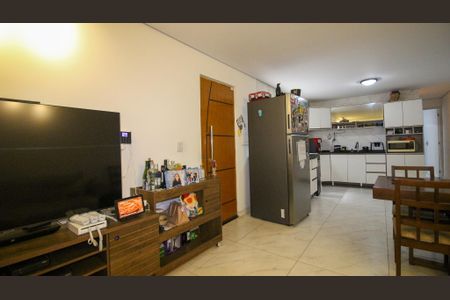 Casa à venda com 250m², 3 quartos e 2 vagas Casa à venda com 250m², 3 quartos e 2 vagasSala